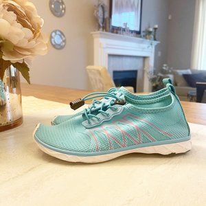 Walucan Unisex Water Shoes Size 34/3